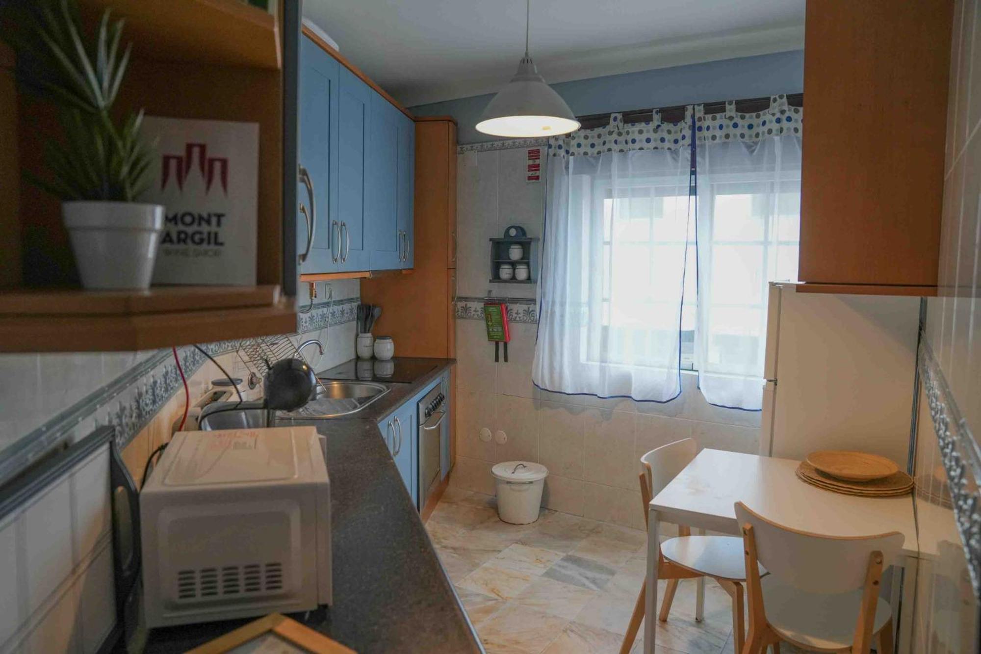 View House _ *